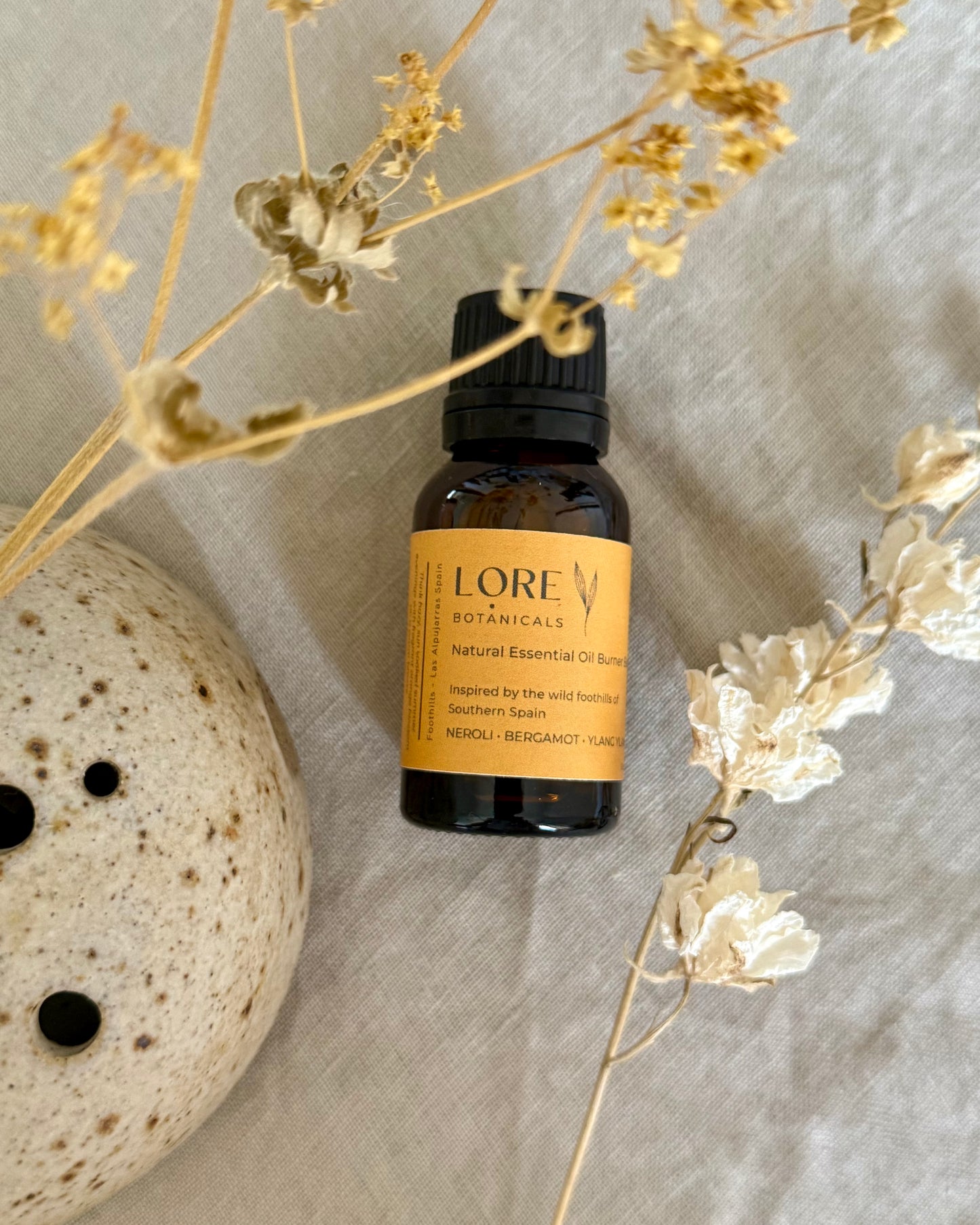 Inspired by the wild foothills of southern Europe, this essential oil diffuser blend has been lovingly formulated to transport the senses to the Andalusian hills of Las Alpujarras, Spain.
Think hazy sun soaked summer evenings with fragrant orange blossom on a warm breeze.
Main scent profile: Neroli / Bergamot / Ylang Ylang Citrus - Fragrant - Uplifting